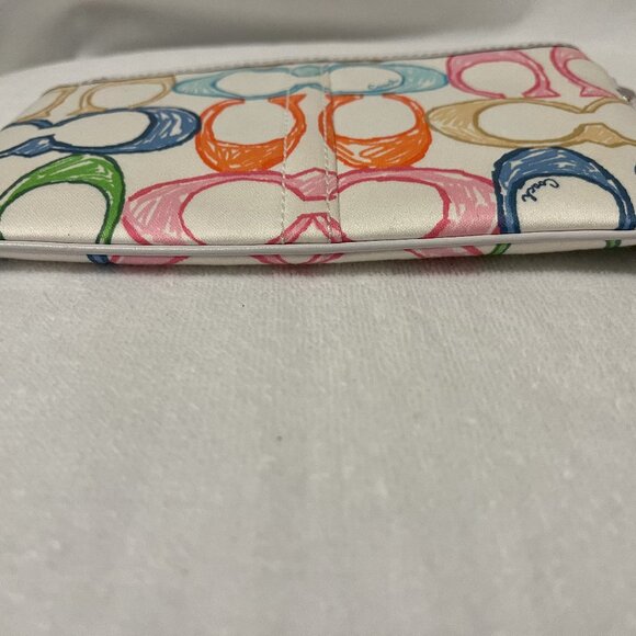 NWT COACH Hampton Scribble Wristlet Multicolor Pastel 'C' Logo 8" - Picture 6 of 11
